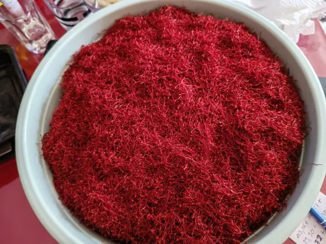 Fire de șofran uscate, roșu intens